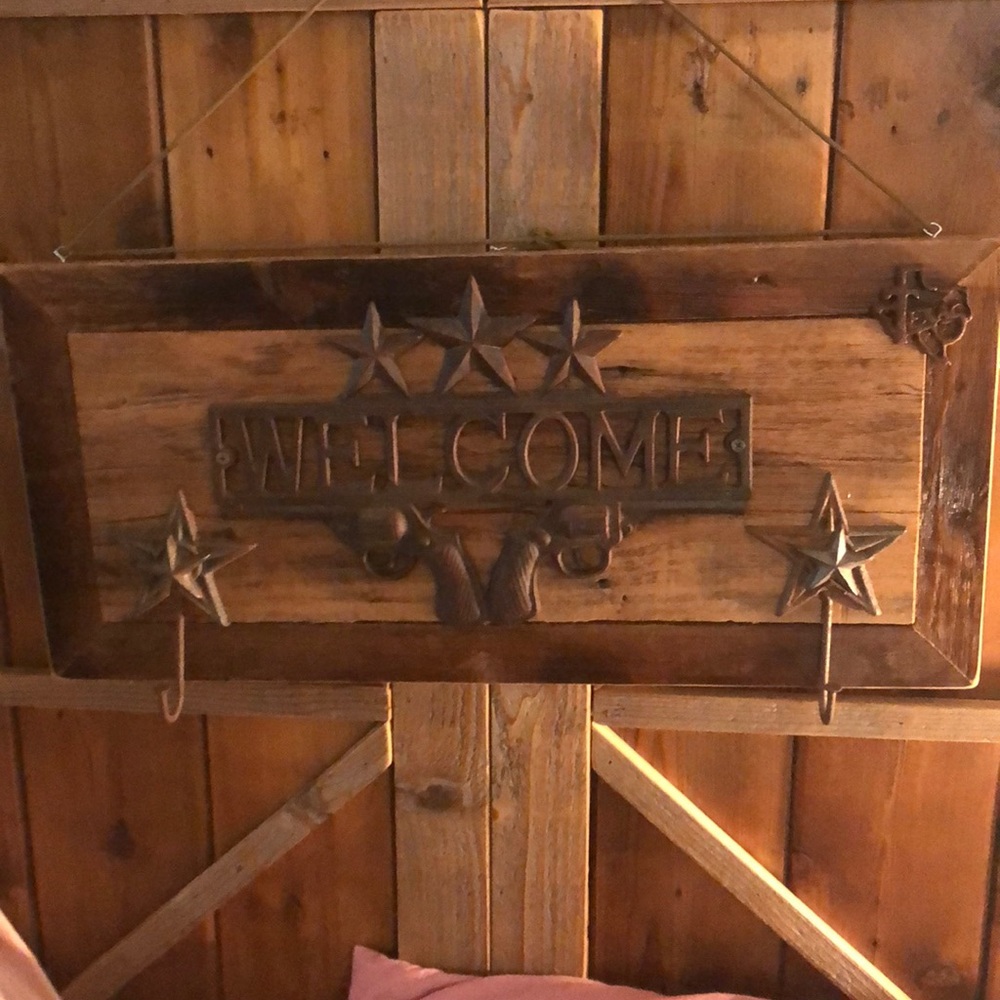 Cedar Welcome Sign - Picture 2 of 8